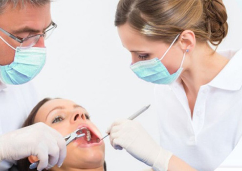 Хирург-стоматолог.jpg