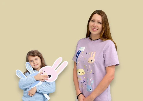 Детский стоматолог без страха цветной форме с зайчиком клиника «блеск»