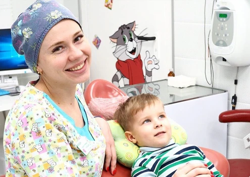 удаление молочного зуба без боли.webp